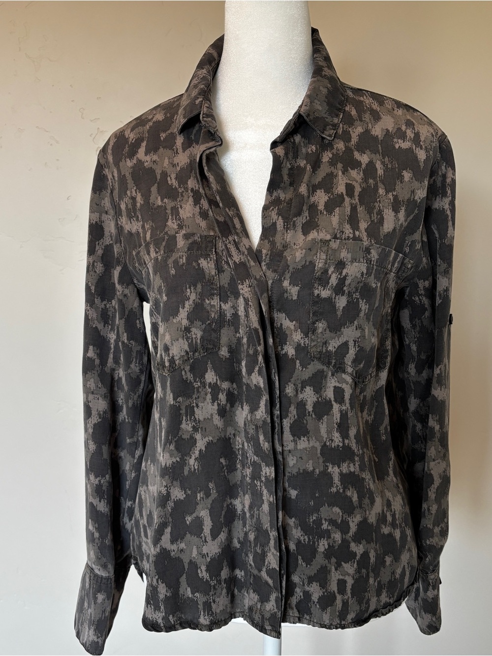 Cloth & Stone Gray and Black Button down Printed shirt